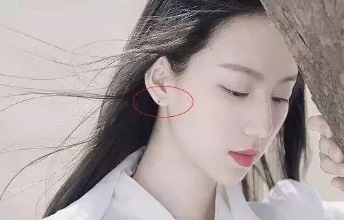 富贵双全的男女吉痣都长在这处（图）