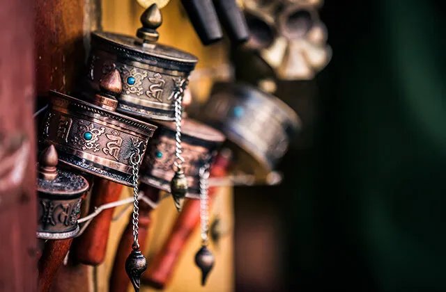 常见的佛教用品有哪些？4大佛物是什么？信佛需要佩戴饰品吗？