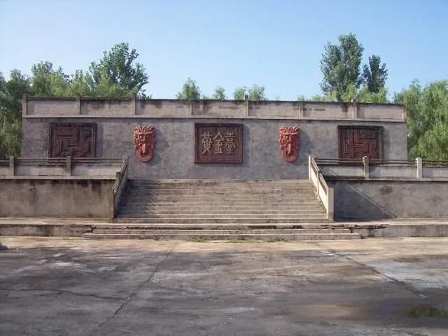 上联:落日阁中琴瑟瑟,阁下洛阳客,下联怎么对?