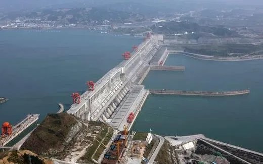 三峡大坝上空惊人一幕震惊世界（图）