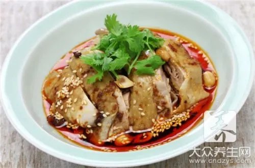 老鸡怎么炖更好吃？