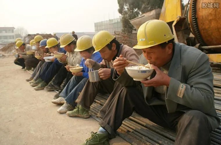 1.7亿农民工返城 如何消除或降低疫情传播风险？