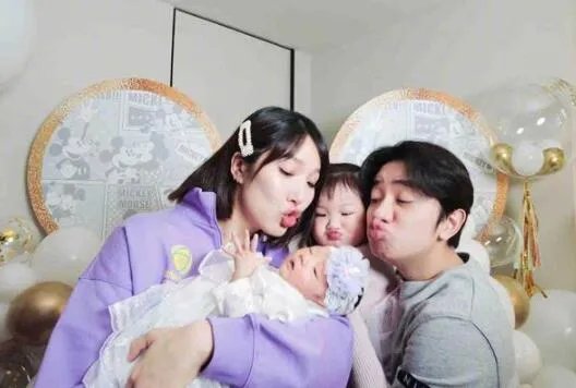王祖蓝二胎女儿正面照是怎么回事 王祖蓝二胎女儿正面照曝光