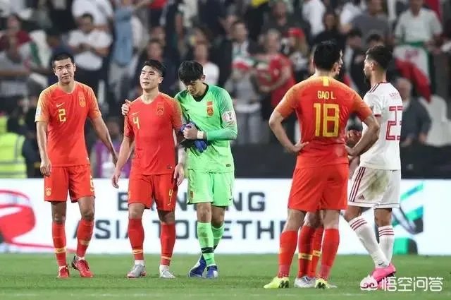 国足输给伊朗以后状态如何?他们在回国的飞机上会做什么?