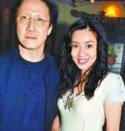 向华胜老婆端木樱子情史 称是洗脚是认识的