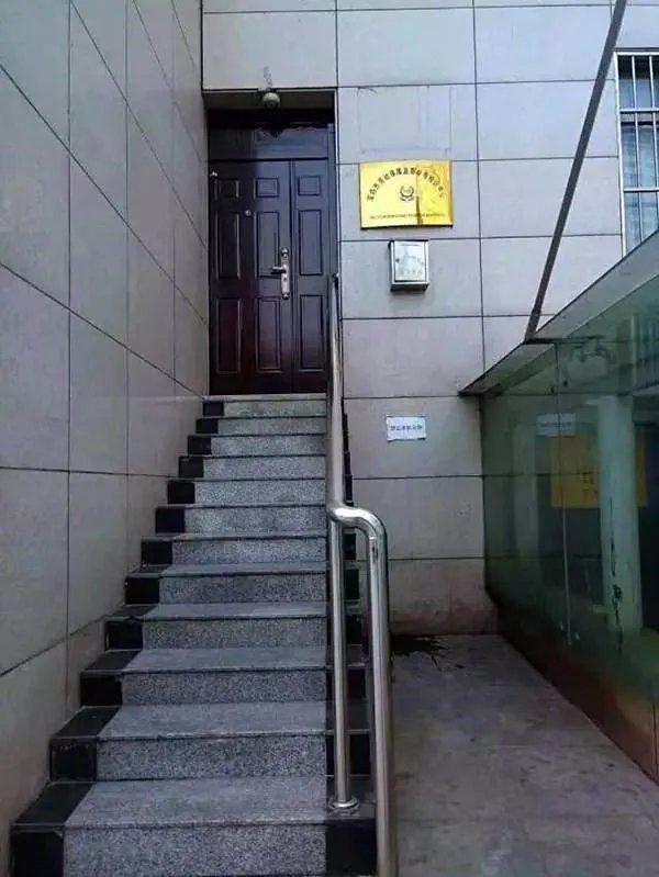 举报箱3米配监控是怎么回事？