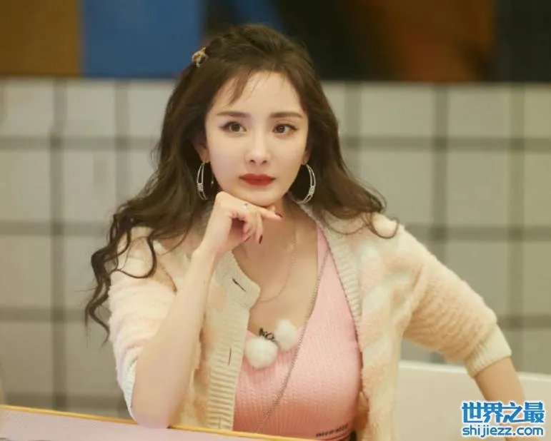 杨幂爸爸回应女儿伤情:天佑女儿一切都好,感谢所有关心的朋友 ...