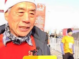 替孙女跑马拉松是怎么回事?