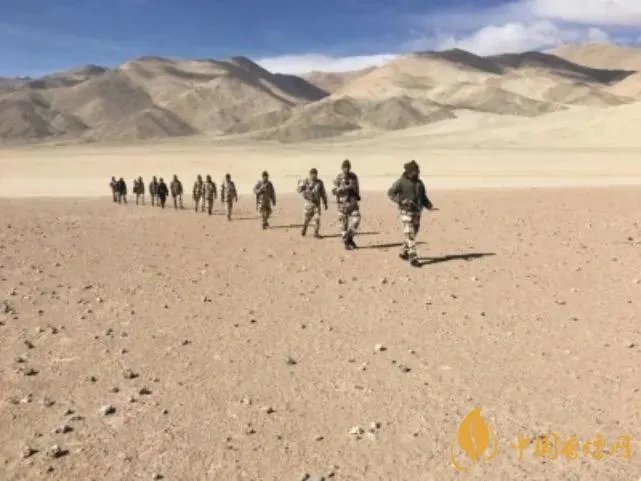 印媒:印军在实控线附近设铁丝网