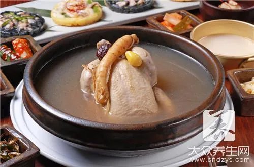 老鸡怎么炖更好吃？