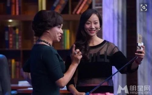 韩雪和老公万山相差几岁怎么认识的 韩雪老公女儿一家三口照片