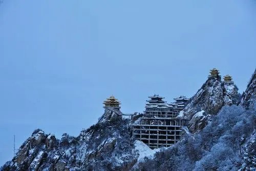 河南多景区飘起鹅毛大雪 提前开启瑞雪兆丰年