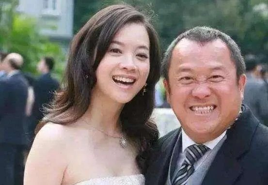 曾志伟儿子和女儿介绍:两儿一女都很为他争脸