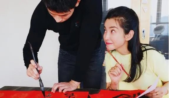 李冰冰送祝福却遭范冰冰催婚（图文）