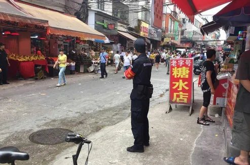 广州8岁男童遭当街砍断手凶手带断肢潜逃是怎么回事？
