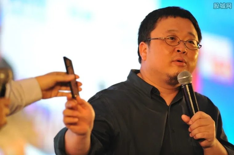 北京日报批罗永浩 锤子科技CEO罗永浩因这事摊上事
