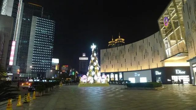 想在宁波购物,应该去哪里比较好?
