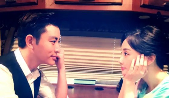 李小璐贾乃亮感情不好真的吗？