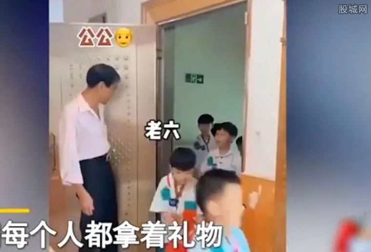 夫妻连生7个儿子:已备5套房 还差一个女儿了