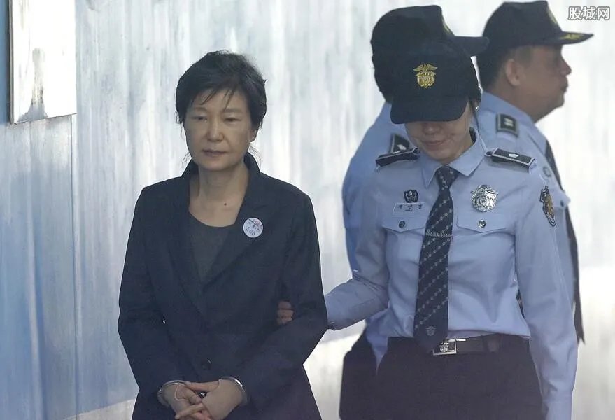 崔顺实从萨德吃回扣 闺蜜曝光内幕实情
