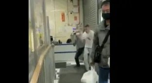 爱尔兰男子挑衅华人被一拳撂倒