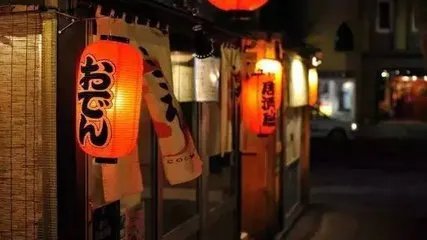 男生将寝室改成居酒屋，是怎么回事？