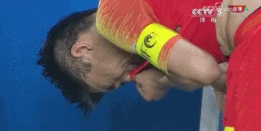 国足输给伊朗以后状态如何?他们在回国的飞机上会做什么?