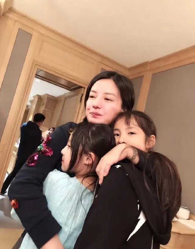 赵薇酒庄举办晚宴用什么接送的宾客?