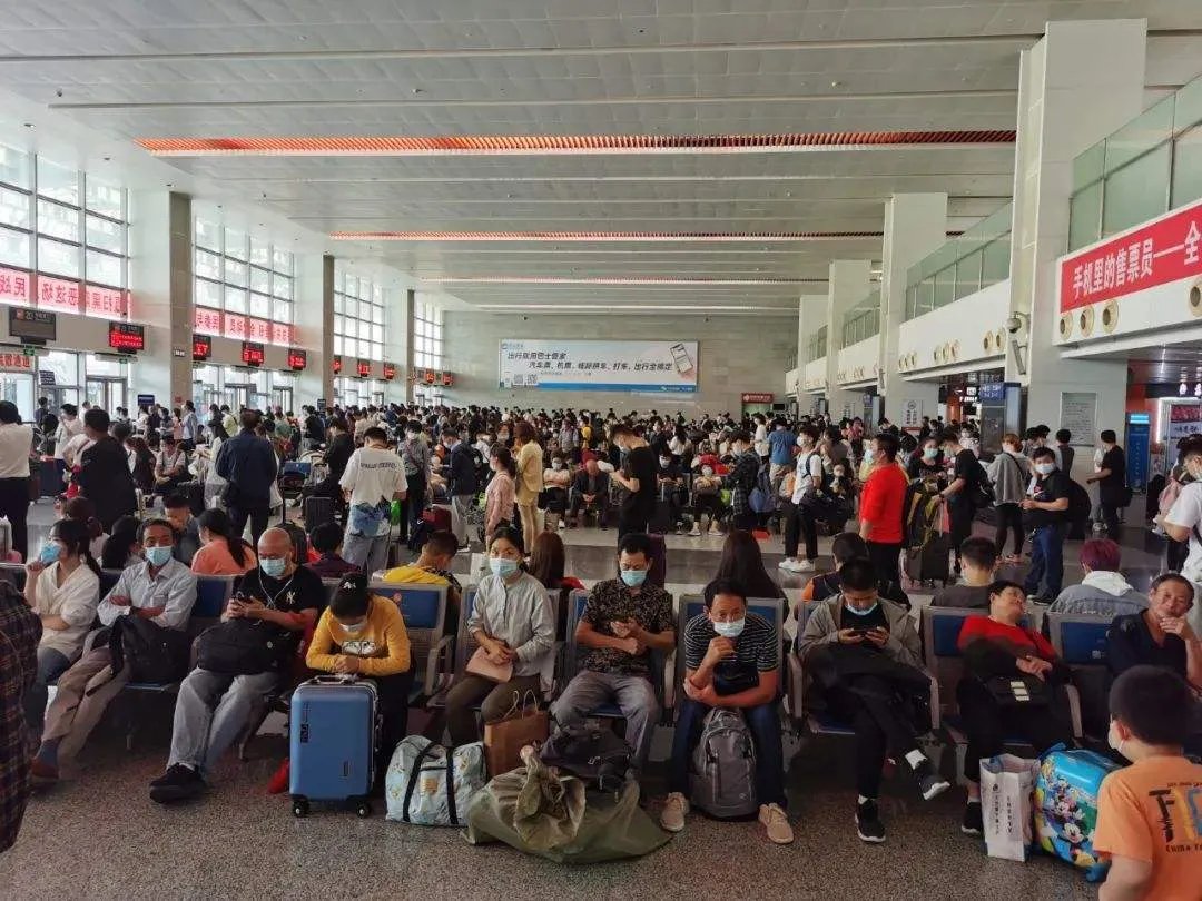 十一长假高速将迎拥堵高峰，需要做好哪些准备？