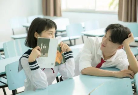 班主任受邀当10年前早恋学生证婚人,他们能够走到今天有多不易?