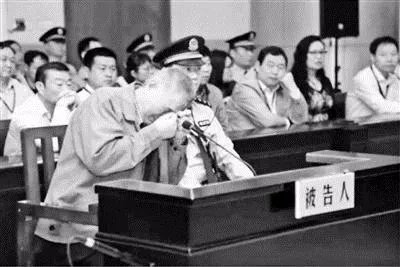 退休干部冲撞学生是什么原因？