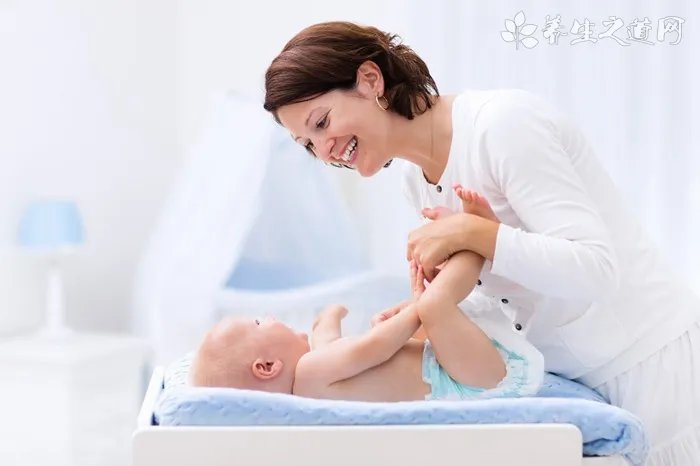 婴儿床的用法