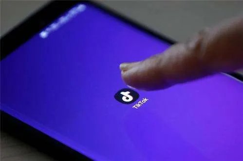 特朗普禁止企业与微信交易,此消息是否会影响腾讯的股价?