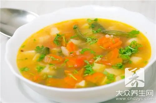 美味牛肉蔬菜汤的做法