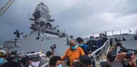 印度一驳船沉没127人失踪,具体是什么情况?