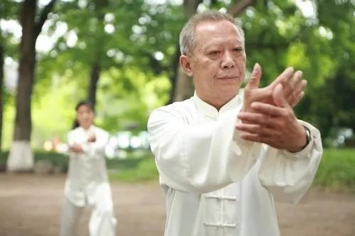 多人运动是什么意思？