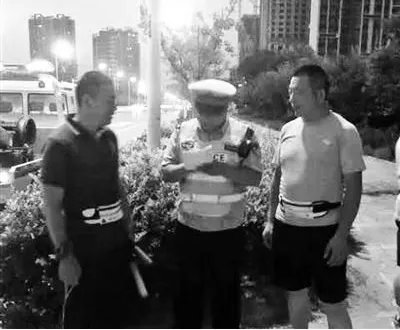 交警为什么要劝导暴走团？