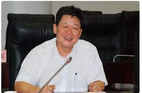 局长敛财5500万后欲出逃被抓了吗？
