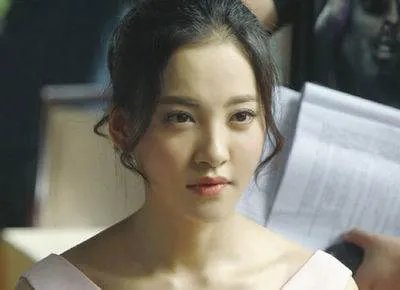 周楚楚和黄秋生是什么关系？