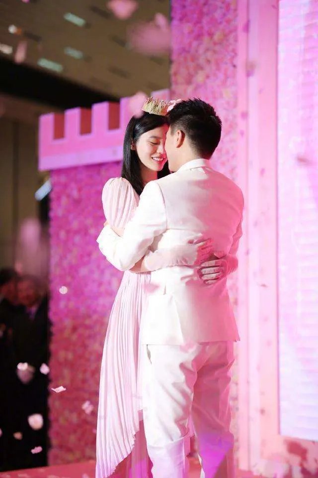 何猷君是个渣男为什么这么说原因 扒一扒何猷君历任女友情史