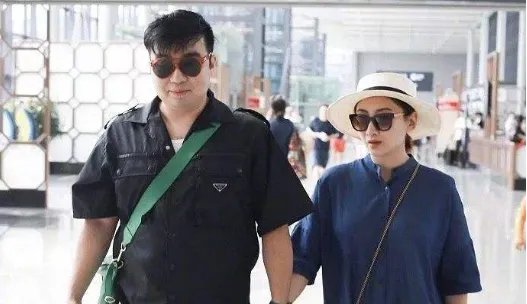 何雯娜梁超订婚后应该如何经营感情?