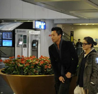 大s怀女儿婆婆拒带 回顾大S艰难坎坷求子路