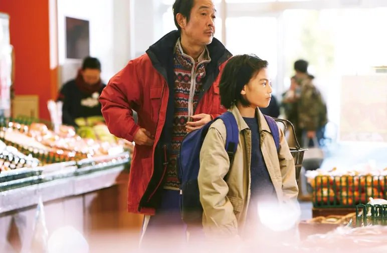 如何评价小偷家族的演员在片中的表现?