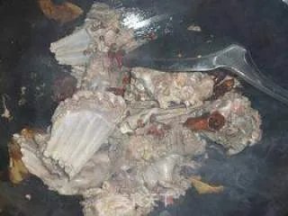 麻辣兔肉