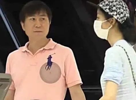 韩雪和老公万山相差几岁怎么认识的 韩雪老公女儿一家三口照片