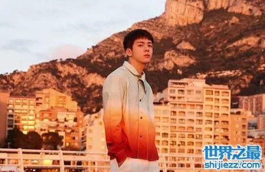 曾舜晞和吴磊有点像,吴磊童星出身秒杀曾舜晞