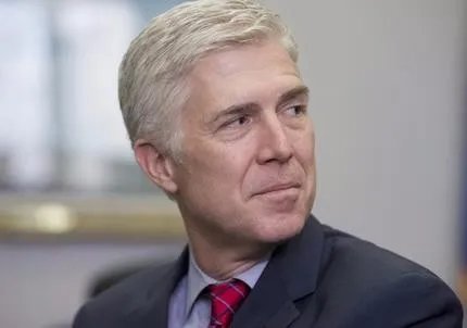 美参议院司法委员会是否通过对戈萨奇的最高法院大法官提名?
