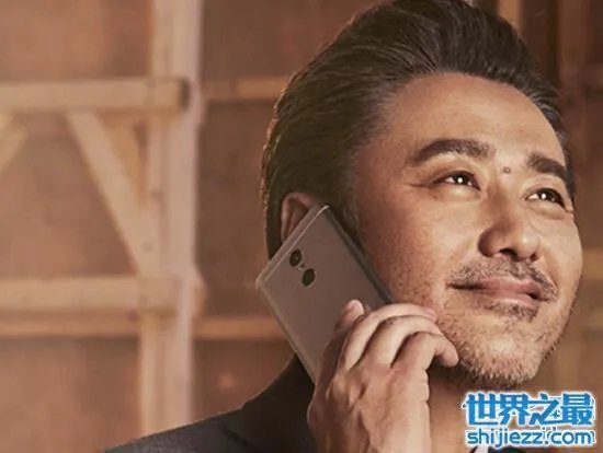 吴秀波娇妻曝光,51岁娇妻尚洁肤白貌美