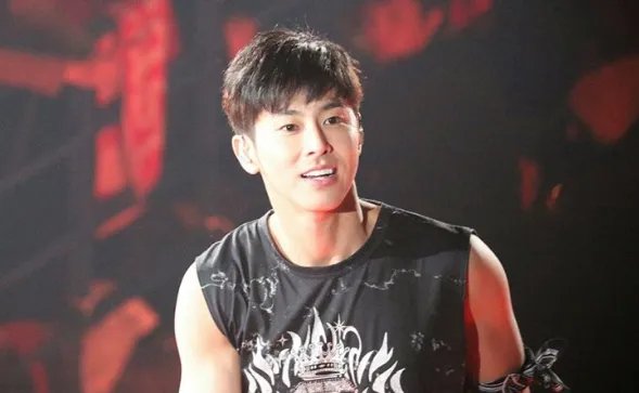 允浩呼喊钟铉因公演无法亲自送别吗?