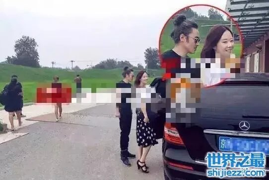 吴秀波娇妻曝光,51岁娇妻尚洁肤白貌美